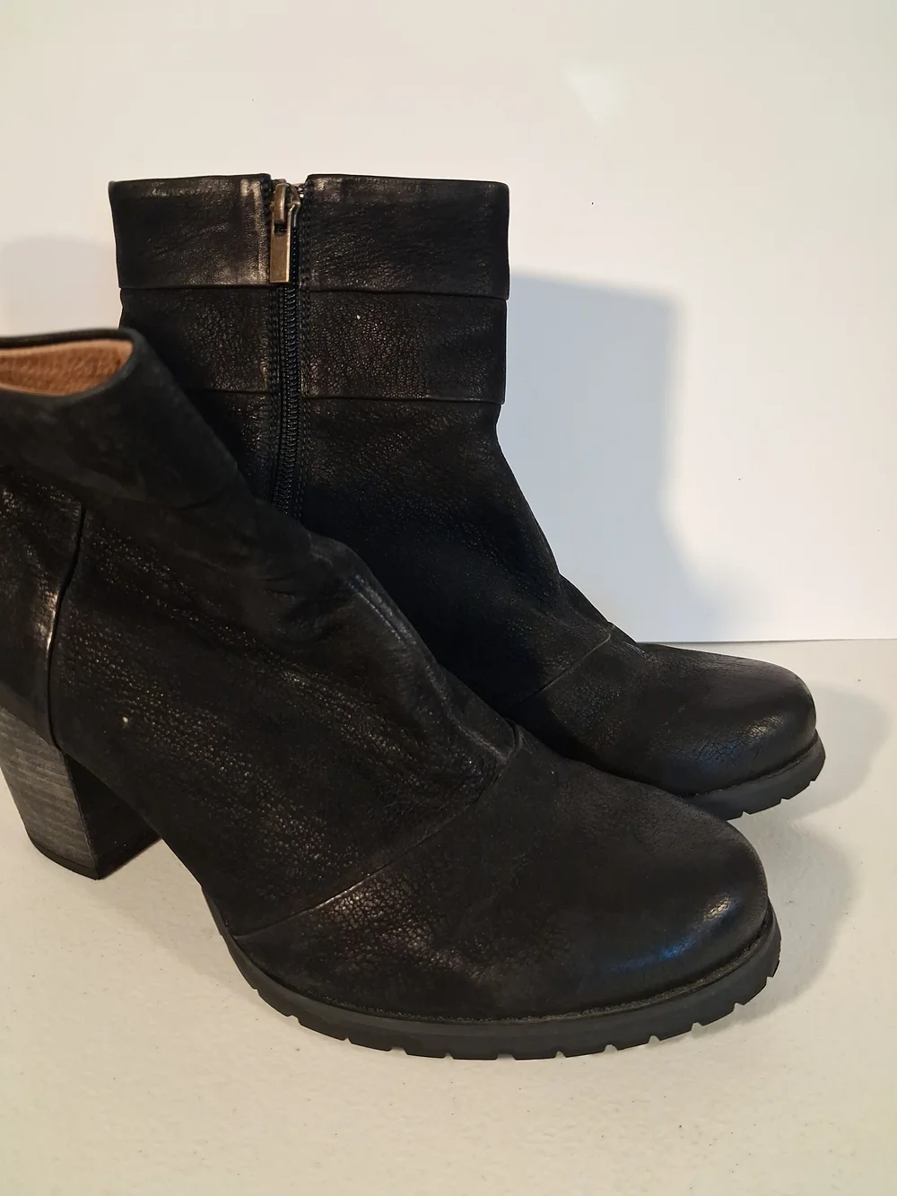 CLARKS Women's Shoes Black Suede Leather Block Heel Zip Ankle Boots Size 9.5